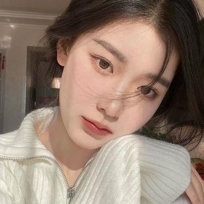 随盲柳入眠的女人 封面